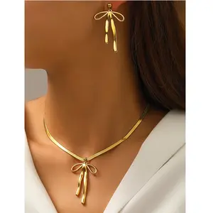 طقم قلادة وأقراط من الفولاذ المقاوم للصدأ للنساء ✨ تصميم ربطة عنق مع سلسلة عظام الثعبان – لمسة فاخرة للاستخدام اليومي